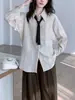 Camisa Polo Listrada com Textura para Mulheres Primavera e Outono Tamanho Plus Size Design para Meninas Fortinhas Top Solto que Cobre a Barriga Slim