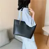 Bolso tote de cadena de moda transfronterizo para mujer, diseño de nicho, bolso de hombro de gran capacidad para el trabajo, bolso de axila vintage de alta gama