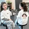 Camiseta listrada de manga comprida infantil, coleção primavera e outono para meninas, novo estilo 2026, base de outono em algodão puro, blusa de outono para meninas