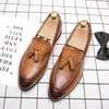Zapatos de vestir de cuero con punta y flecos estilo europeo y americano, mocasines formales estilo británico, zapatos de moda para estilistas, y zapatos de calidad de exportación