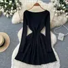 Vestido de punto cuadrado de estilo coreano para mujer, de manga larga, ajustado, línea A, versátil para ir al trabajo, vestido entallado, Otoño 2026