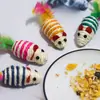 Juguetes para Gatos Amazon Ratón Pequeño Resistente a Arañazos y Mordeduras con Sonido, Ratón de Sisal con Pluma de Colores Juguete para Gatos