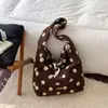 Otoño 2026 Nuevo Elegante Coreano Retro Alto Valor Lunares Bolso de un Hombro de Moda Nicho Relajado Bolso Tote