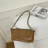 Nova Bolsa de Ombro Feminina de Alta Qualidade para a Primavera de 2026, Grande Capacidade, Textura Macia, Bolsa Transversal Grande com Corrente