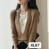 Elegante blusa de tricô com gola V, estilo duas peças falsas, para mulheres, novo modelo outono 2026, blusa de manga longa em camadas, estilo coreano, afina a silhueta.
