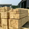 Las traviesas de vía férrea tienen buenas propiedades de absorción de impactos y amortiguación, buena tenacidad y una superficie lisa, se utilizan en puentes y túneles para el soporte de encofrados.
