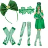 Calle. Medias de mujer, guantes, calcetines a rayas, traje para el Día de San Patricio, gafas de persiana, diadema de trébol