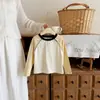 Camisetas de manga larga para niños y niñas, tops nuevos de estilo coreano con bloques de color para niñas pequeñas para primavera y otoño 2026, camisetas básicas de contraste de color para niños para otoño