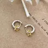 Brincos de Estrela em Contraste de Cor Prata para Mulheres, Design de Nicho com Sensação de Luxo, Argolas Doces e Descoladas, Brincos de Estilo Minimalista Único