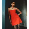 Roupas Femininas da Nova Temporada da Amazon: Vestido de Cor Sólida Pulôver Ombro a Ombro Sem Mangas com Decoração de Aba e Estilo Tubinho Curto