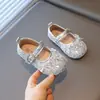 Zapatos para niña pequeña con suelas suaves, transpirables y antideslizantes, zapatos huecos de princesa para niñas, nuevos zapatos de otoño para niñas pequeñas