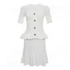 Nueva familia SP primavera y verano para mujer, estilo francés, fragancia pequeña, alta gama, cuello en V, temperamento, hueco, hebilla de taladro, cintura, vestido de punto