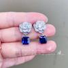 Brincos Quadrados Geométricos de Rubi Sintético com Clavos Densos Incrustados com Cristal Azul Pontiagudo Moda Luxo Leve Brincos de Prata S925 Europeus e Americanos