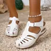 Sandalias estilo romano, un artículo popular de verano para mujer, nuevo diseño transfronterizo, disponible en tallas grandes, con diseño de punta cerrada y estilo de cuña con correa única calada 2026