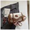 Bolso tipo Silla Bloque de Color Nuevo Llegada Primavera/Verano 2026 Diseño de Nicho Versátil Bolso de Hombro Bolso Cruzado Lindo Juvenil de un Solo Hombro