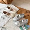 Sapatos de Couro Novos para Crianças Primavera e Outono Sapatos de Princesa Simples Moda Sapatos Individuais com Uma Tira Sapatos Elegantes para Crianças Atacado