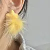 Pendientes Navideños de Peluche Estrella Peluda 2025 Nuevos Pendientes de Alta Gama Pendientes de Bola de Pelo Femeninos Otoño e Invierno