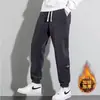 Calças casuais de veludo cotelê para homens, forradas com fleece e espessadas, calças compridas de inverno, calças de moletom, calças esportivas de veludo cotelê masculinas estilo primavera e outono, modernas