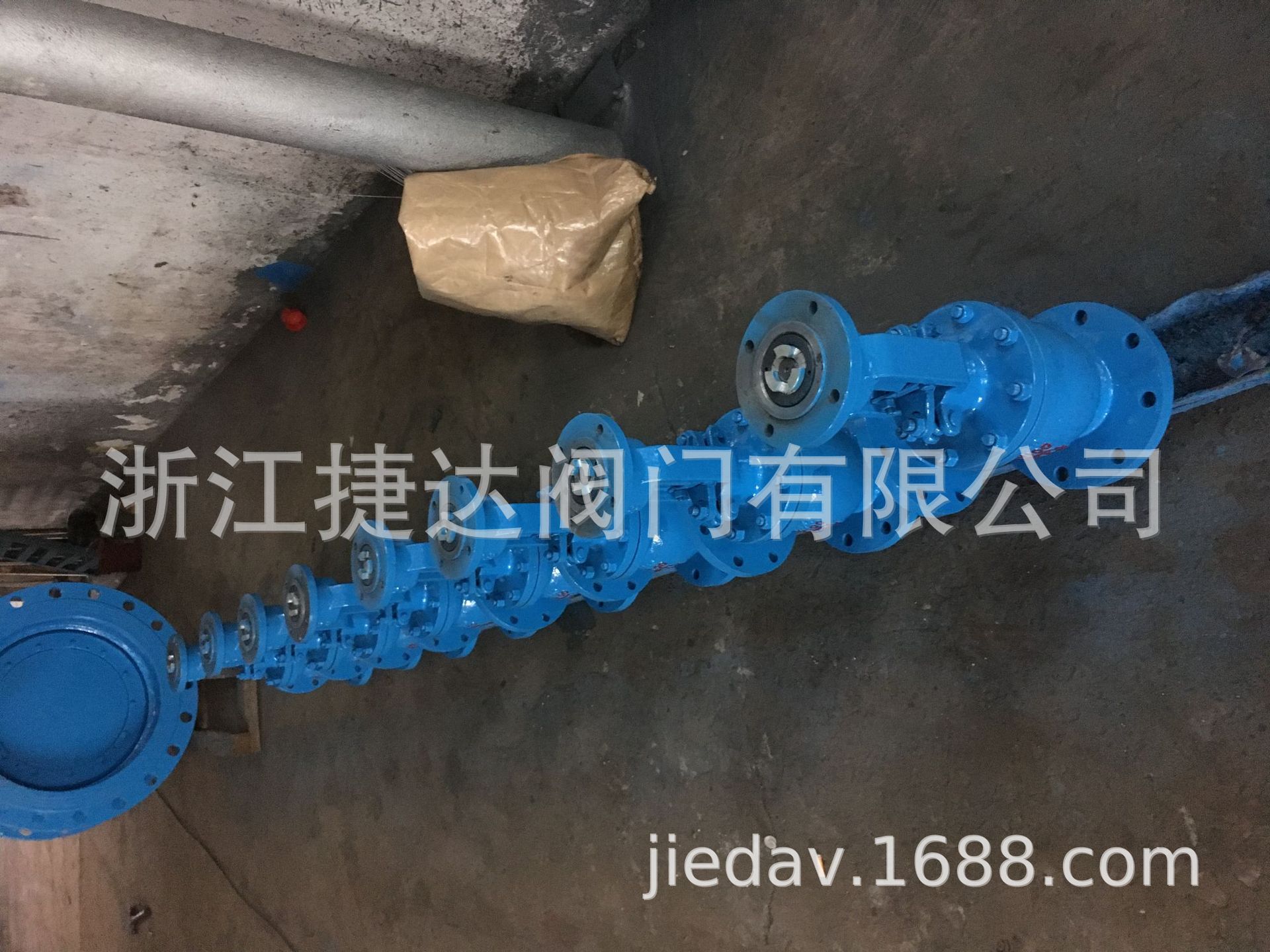 2E28E452-34D5-4652-B56D-5C1C42