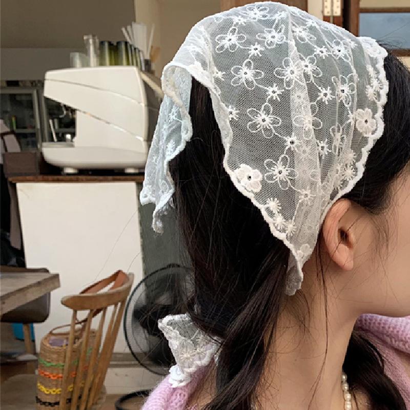 2404200 (1) 法式复古蕾丝碎花头巾女夏三角巾发带绑