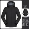 Ropa exterior funcional para otoño e invierno, impresa con el logo exterior de una pareja, chaqueta softshell gruesa con capucha, que ofrece tres capas de protección