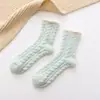 Meias femininas de fleece coral para outono e inverno, espessadas e felpudas, meias de chão tipo toalha, meias longas para dormir, meias quentes de comprimento médio para maternidade