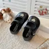 Zapatos pequeños de cuero estilo británico 2026 Primavera/Otoño Nueva Versión Coreana Zapatos de Princesa con Corazón de Pedrería para Niñas Suela Suave con Falda Modernos