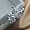 Pendientes Retro Franceses de Malla Hueca en Forma de C Pendientes de Aro Metálicos de Alta Gama Incrustados con Diamantes Pendientes Versátiles de Lujo Ligero de Nicho