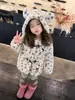 Casaco Suéter Peludo para Meninas para Outono e Inverno, 26 Novos Estilos, Estiloso Casaco de Algodão Espesso e Quente com Capuz de Orelhas de Coelho para Crianças