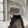 Gorro de Punto Cálido de Color Sólido Simple Japonés para Mujer Invierno Nuevo Versátil Casual Sombrero de Pescador Elegante Temperamento Moderno