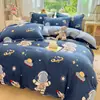 Nuevo juego de ropa de cama de cuatro piezas de terciopelo de leche estampado de grado A para bebé y maternidad 2026, diseñado para uso doméstico, con un estilo fresco y sencillo, que proporciona calidez y grosor extra, adecuado para dormitorios en invierno.