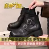 Botas de Moda Estilo Britânico com Salto Grosso para Mulheres 2026 Design Retrô Fivela Grossa Solado Espesso Velcro Botas de Cano Curto Femininas