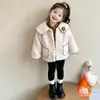Jaqueta Cardigan Feminina Outono/Inverno 2026 Nova Estilosa Fashionável Plus Velvet Espessada Roupa Top para Bebê Menina Outono/Inverno