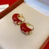 Brincos de Borboleta com Diamantes Pintados em Spray de Agulha de Prata, Luxo Acessível, Brincos de Alta Qualidade, Modernos, Exquisitos e Versáteis, Brincos Personalizados para Mulheres