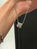 Colar Popular Vintage da Sorte de Quatro Folhas do Xiaohongshu para Mulheres, Corrente de Clavícula de Designer com um Toque Fashion e de Alto Padrão, Disponível para Dropshipping