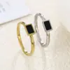 Suministro Directo de Fábrica Anillos Cuadrados Pequeños de Acero Inoxidable Tendencia Pareja Celebridad de Internet Anillos de Alta Gama Joyería