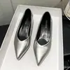 Zapatos de Tacón Alto con Puntera Puntiaguda y Pedrería Estilo Francés para Mujer, Modelo Nuevo Primavera 2026 Principios de Primavera, Tacón Fino, Talla Grande, Zapatos Negros de Vestir Versátiles para Mujer