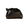 Bolsa Plissada de Couro Macio Feminina 2024 Nova Bolsa Clutch Simples Bolsa de Festa Cor Sólida Textura Bolsa de Ombro Transversal Bolsa de Clipe