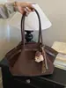 Bolsa tote de camurça casual e elegante, novo modelo de inverno 2026, alto valor estético, bolsa de ombro simples para mulheres