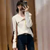 Camisa Feminina Listrada com Lapela Estilo Coreano para o Dia a Dia 2026 Nova Chegada Outono Elegante Solta Emagrecedora Manga Longa Top A13363