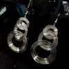 Estilo Europeo y Americano Pendientes de Gancho de Metal de Círculo Grande Moda Versátil Personalidad de Nicho Pendientes de Lujo Ligero de Gama Alta Pendientes Exagerados