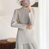 Top Básico Plegado Miyake para Mujer de Manga Larga Otoño Nuevo Textura Plisada de Doblez Alto Camiseta de Base de Alto Gama Versátil