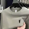 Sudadera Pesada de 600g para Hombre Otoño Invierno Estilo Nuevo Aterciopelada Engrosada Cálida Resistente al Frío Bordado Logo de Caballo Pequeño Capa Base para Hombre