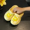 Sandalias perforadas para niños para el verano, niños y niñas, pantuflas para interior y exterior, antideslizantes, resistentes al olor, zapatos perforados para bebé para uso en casa