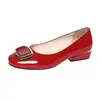 Populares zapatos de mujer de cuero suave, nuevo modelo de otoño 2026, tacón bajo de bloque casual versátil, zapatos de mujer de punta cuadrada de cuero