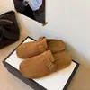 Sandalias sin cordones de suela gruesa para aumentar la altura, calzado de exterior 2026, diseño de punta dividida falsa, media zapatilla cerrada para mujer, nuevo estilo de otoño