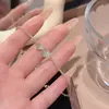 Pulsera de Corazón con Circonita de Gipsófila, Diseño de Nicho de Lujo Ligero con un Toque de Alta Gama, Joyería de Mano Pequeña y Exquisita