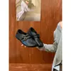 Outono 2026 Novo Estilo Coreano Fashionable Sapatos Mary Jane com Fivela Dupla e Bico Dividido Flats Rasos Elegantes para Mulheres