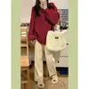 Suéter rojo de punto retorcido con cuello en V retro para mujer, estilo perezoso de otoño e invierno, suéter holgado de longitud media engrosado