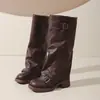 Botas femininas de outono estilo britânico, com salto alto, fivela de couro, de cano médio, salto grosso, modelo para calçar, botas longas plus size